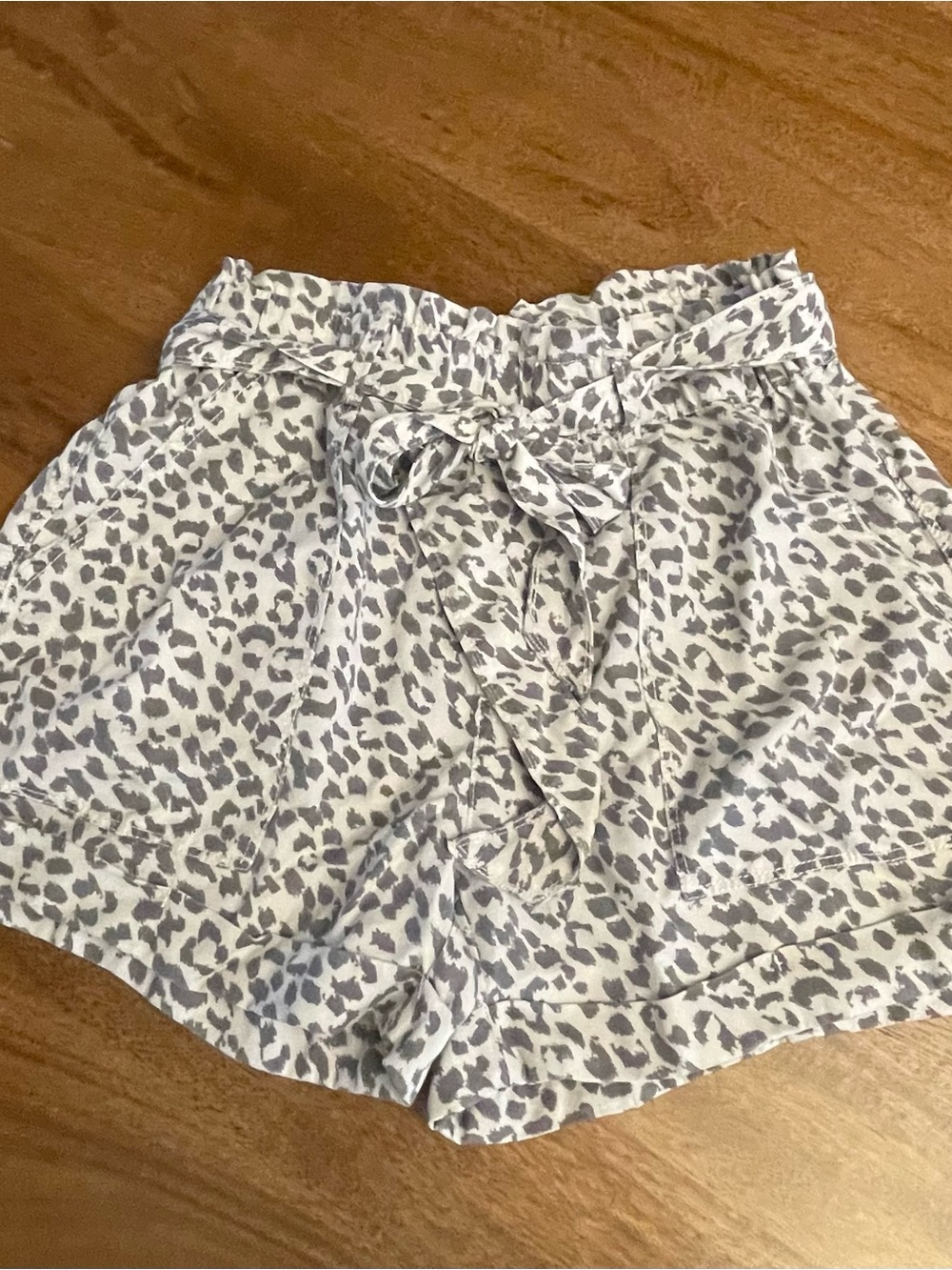Aerie leopard print paperbag high waist shorts xs white gray